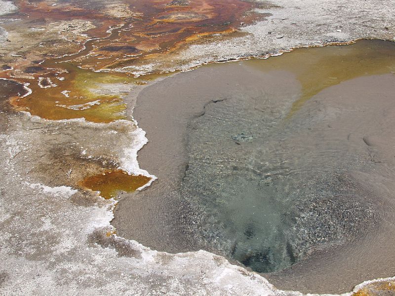 yellowstone25b.JPG